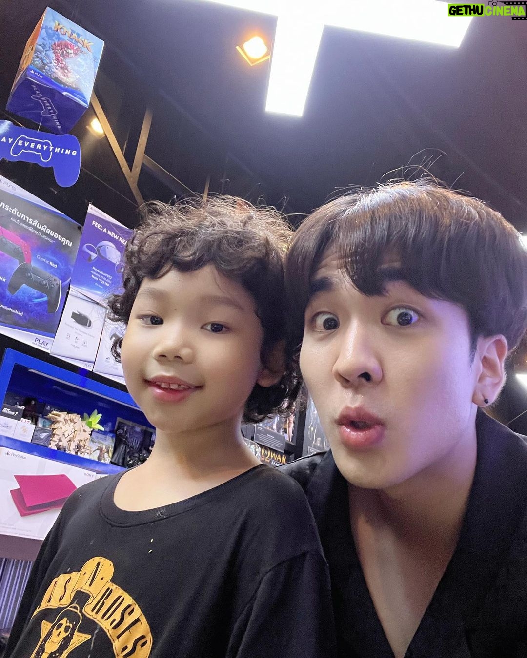 Kyutae Sim Instagram - น้องบอกไก่พี่ซิมอร่อย Spacezoo_Thailand