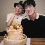 Kyutae Sim Instagram - มีคนเอาเค้กมาให้🥰