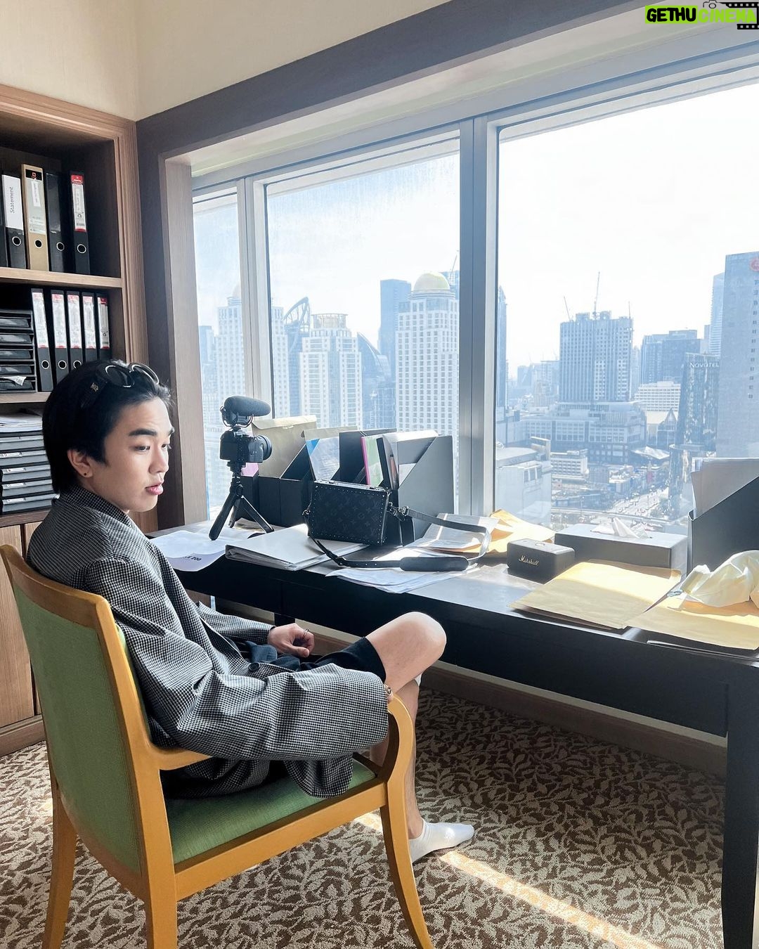 Kyutae Sim Instagram - อัพเดทออฟฟิศครับ #ขี้เก๊ก Baiyoke Sky Hotel Bangkok