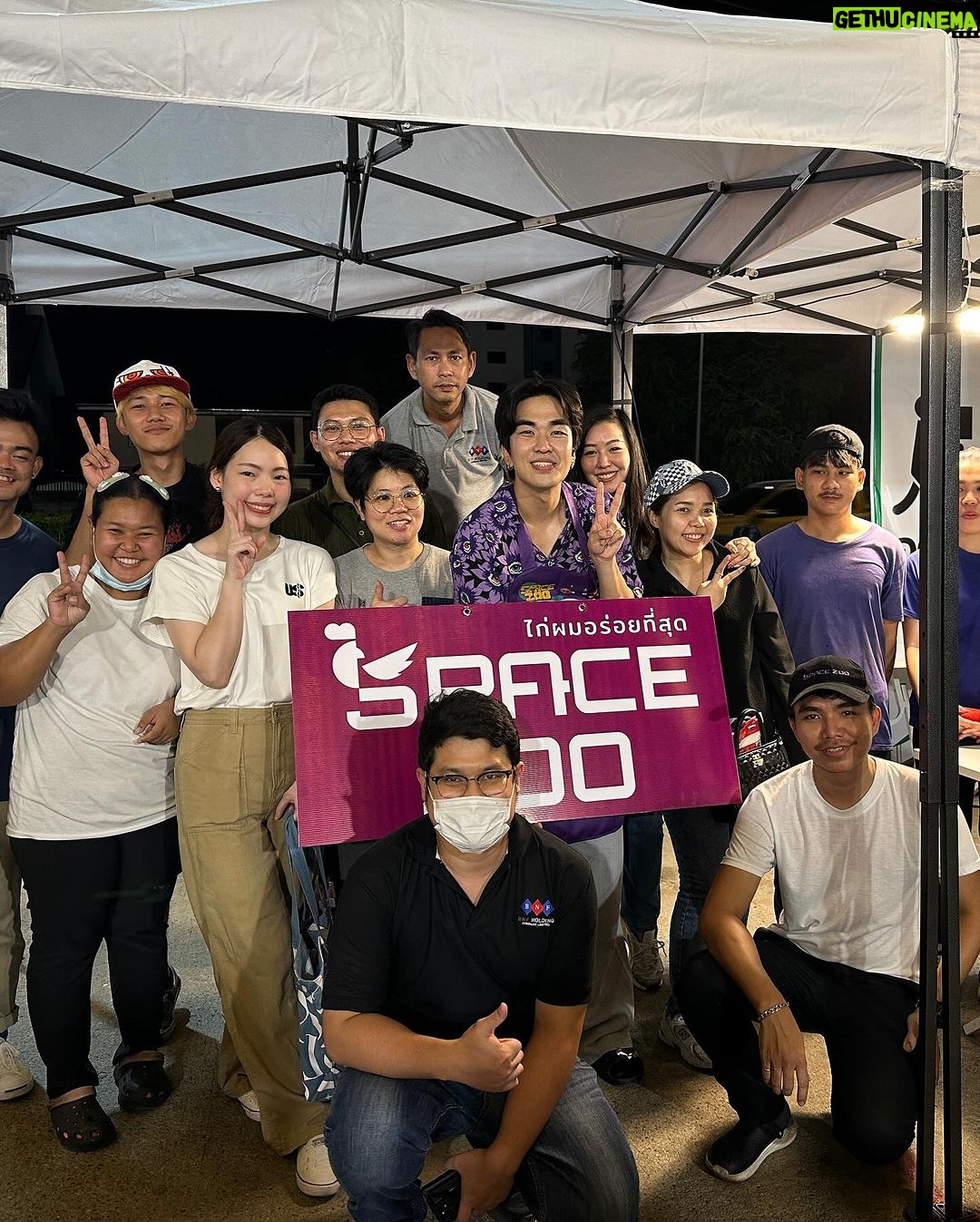 Kyutae Sim Instagram - แจกไก่1000ถ้วย @spacezoo_thailand SaveoneGo