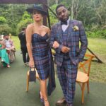 Lázaro Ramos Instagram - A Família Fofoca cresceu!! 🥳🥳🥳 Taís casou com Pedro em #ElasporElas e compartilho com vocês os bastidores dessa cerimônia linda, com direito a estreia do look da Lara combinando com Mário e até @mateusolanooficial cantando. E aí, será que ainda vamos ter mais casórios na família Cury até o final da novela? 👀