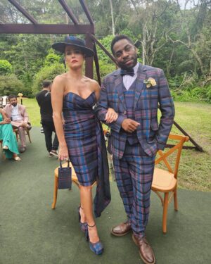Lázaro Ramos Instagram - A Família Fofoca cresceu!! 🥳🥳🥳

Taís casou com Pedro em #ElasporElas e compartilho com vocês os bastidores dessa cerimônia linda, com direito a estreia do look da Lara combinando com Mário e até  @mateusolanooficial cantando.

E aí, será que ainda vamos ter mais casórios na família Cury até o final da novela? 👀