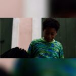 Lázaro Ramos Instagram - Pense num filme bom pra sair da sala de cinema dançando rsrsrsrs. As músicas de “Ó Paí Ó 2” tão arrebentando e se você ainda não foi nos assistir, saiba que ainda estamos em cartaz nos cinemas brasileiros. ❤️🕺🏿💃🏾 Não perca o filme do @bandodeteatroolodum, direção @aquatuny, Direção Musical, @luizbrasil. Composição da música original @jarbas.bittencourt. Em cena: @nairadahora