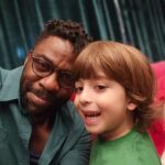 Lázaro Ramos Instagram – E ai, amou ou se identificou com as fotos?

Tô passando aqui com essas fotos lindas só pra te lembrar de assistir nosso filme de Natal.

“O PRIMEIRO NATAL DO MUNDO ” já pode ser visto no @primevideobr .

O filme tá uma delícia. Tô orgulhoso e feliz com o resultado e sei que vc vai amar. Comédia delicinha e com emoção no ponto.

Alguém aí já assistiu?

Com:
@ingridguimaraes 
@fabianakarlareal 
@yasminlonduik 
@igorjansen 
@theomatosoficial 
@valengasparoficial 
@rafaelinfante
@cezarmaracuja