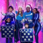 Lázaro Ramos Instagram – E ai, amou ou se identificou com as fotos?

Tô passando aqui com essas fotos lindas só pra te lembrar de assistir nosso filme de Natal.

“O PRIMEIRO NATAL DO MUNDO ” já pode ser visto no @primevideobr .

O filme tá uma delícia. Tô orgulhoso e feliz com o resultado e sei que vc vai amar. Comédia delicinha e com emoção no ponto.

Alguém aí já assistiu?

Com:
@ingridguimaraes 
@fabianakarlareal 
@yasminlonduik 
@igorjansen 
@theomatosoficial 
@valengasparoficial 
@rafaelinfante
@cezarmaracuja