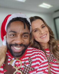 Lázaro Ramos Instagram - E ai, amou ou se identificou com as fotos? Tô passando aqui com essas fotos lindas só pra te lembrar de assistir nosso filme de Natal. 