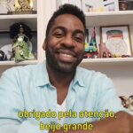 Lázaro Ramos Instagram - O Natal está chegando e muitas crianças, infelizmente, acabam ficando sem brinquedos nessa época. Mas a gente pode mudar esse cenário. O Natal Solidário Cartão de TODOS chegou com a missão de arrecadar brinquedos e roupas para crianças em situação de vulnerabilidade. 💚 Não percam a oportunidade de ajudar quem mais precisa doando aqueles brinquedos que as suas crianças nem ligam, mas que podem trazer um sorriso para outras. As doações podem ser feitas nas unidades Cartão de TODOS, clínicas AmorSaúde e parceiros até o dia 16 de dezembro. Podemos contar com vocês nessa? 🤝🏿 #CartãoDeTODOS #Solidariedade #Natal #NatalSolidário #Doação