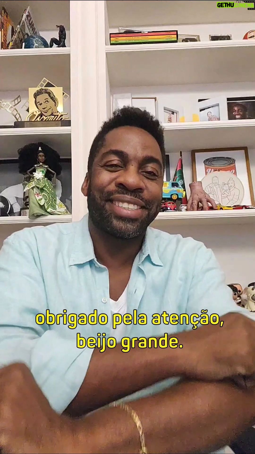 Lázaro Ramos Instagram - O Natal está chegando e muitas crianças, infelizmente, acabam ficando sem brinquedos nessa época. Mas a gente pode mudar esse cenário. O Natal Solidário Cartão de TODOS chegou com a missão de arrecadar brinquedos e roupas para crianças em situação de vulnerabilidade. 💚 Não percam a oportunidade de ajudar quem mais precisa doando aqueles brinquedos que as suas crianças nem ligam, mas que podem trazer um sorriso para outras. As doações podem ser feitas nas unidades Cartão de TODOS, clínicas AmorSaúde e parceiros até o dia 16 de dezembro. Podemos contar com vocês nessa? 🤝🏿 #CartãoDeTODOS #Solidariedade #Natal #NatalSolidário #Doação