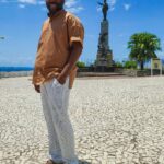 Lázaro Ramos Instagram - Flashes de Bahia! ☀️❤️‍🔥🍀 Ai ai, queria ficar mais tempo, porém, já to de volta... Ainda assim, estava vendo essas imagens e já dei um sorriso. Praça Castro Alves