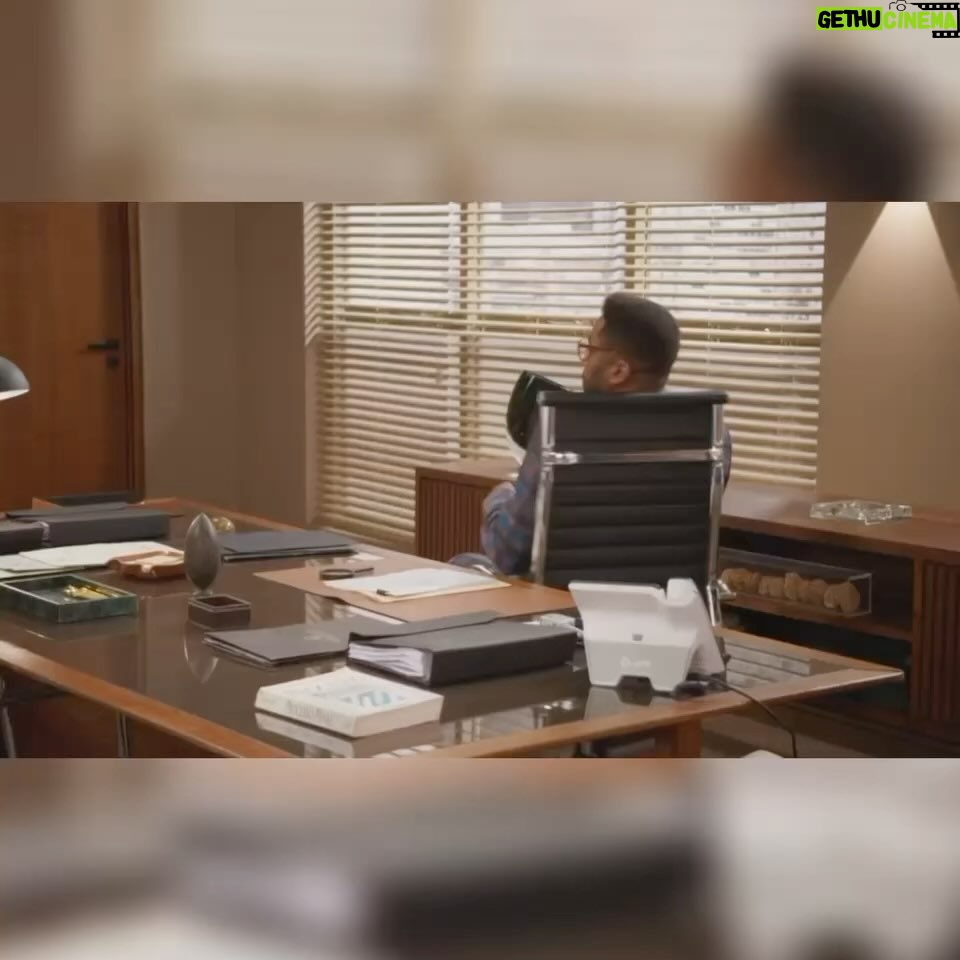 Lázaro Ramos Instagram - E no capítulo de hoje… Mário vai dar mais um passo importante na sua investigação. O de sexta-feira foi assim, e o de hoje traz a continuação dessa saga entre Átila e Patinha. Será que o grande momento FINALMENTE chegou? Não percam #ElasPorElas, já já na sua telinha. 👀 Rio de Janeiro, Rio de Janeiro