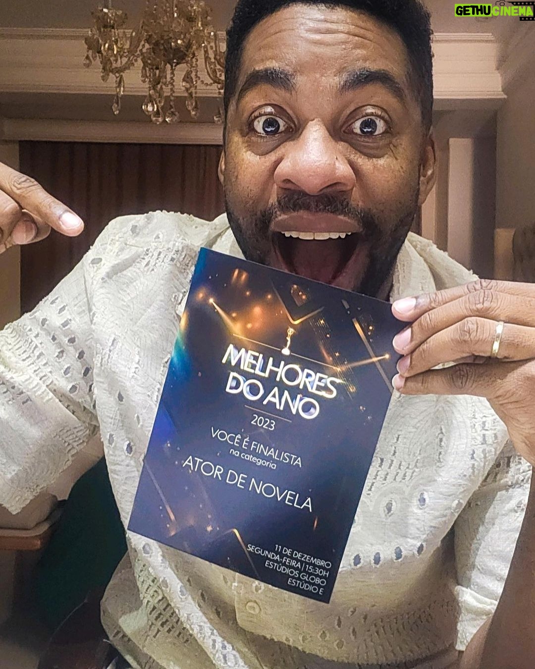 Lázaro Ramos Instagram - Olha indicação ai, gente!!! Obrigado #MelhoresDoAno e obrigado #ElasPorElas. ✨📺 Obrigado @ale_marson , @therezafalcao e equipe de autores pelo seu texto. Obrigado @amoramautner e equipe de direção e equipe técnica, que tem proporcionado dias agradáveis. E obrigado queridas amigas e amigos do elenco. Tudo construído junto em cada encontro. Pois é... isso é agradecimento por indicação. Rsrsrs E a vocês que estão acompanhando nossa saga, Mário Fofoca é feito com amor, humor e coração para vocês. 💜 Rio de Janeiro, Rio de Janeiro