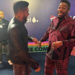 Lázaro Ramos Instagram - Cheguei #premiomultishow2003 Turma massa de papear. Já me ofereci pra almoçar em 3 casas, assistir 7 shows e ofereci pra 2 pessoas ficarem hospedados na minha casa. Rsrsrsrs
