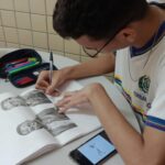 Lázaro Ramos Instagram - Obrigado Escola @eremjosemendesdasilva obrigado professor @adilsomariano e obrigado ao aluno @joaomarcell_ pela criação dessas imagens. Fico muito honrado em ver uma história de luta, aprendizado e trabalho retratado dessa maneira, que possa servir de inspiração para vocês, assim como vocês me inspiraram com o seu gesto. Muito obrigado. Que o ano de 2024 vocês se sintam mais e mais motivados a paixão pelo saber. ❤️