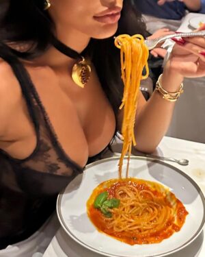 Léana Zaoui Instagram - 🤐