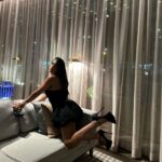 Léana Zaoui Instagram – Le p’tite robe noir 🍇