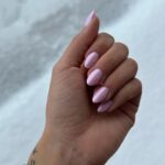Léna Mahfouf Instagram - vos copines font du ski 🥶❄️ les bobs et caches oreilles sont bientôt de retour sur @hotelmahfouf ( et on a une petite surprise 🩰🎀 ) Le Diamond Rock