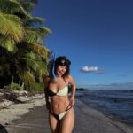 Léna Mahfouf Instagram – je suis sous l’eau en ce moment Tulum Beach , Mexico
