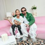 Léna Mahfouf Instagram – J Balvin x Canapé 6 Places !!! 
🇨🇴 Ser fiel a uno mismo 
🇫🇷 Rester fidèle à soi même 
🇺🇸 Stay true to yourself 

Now on Spotify ! La Samaritaine