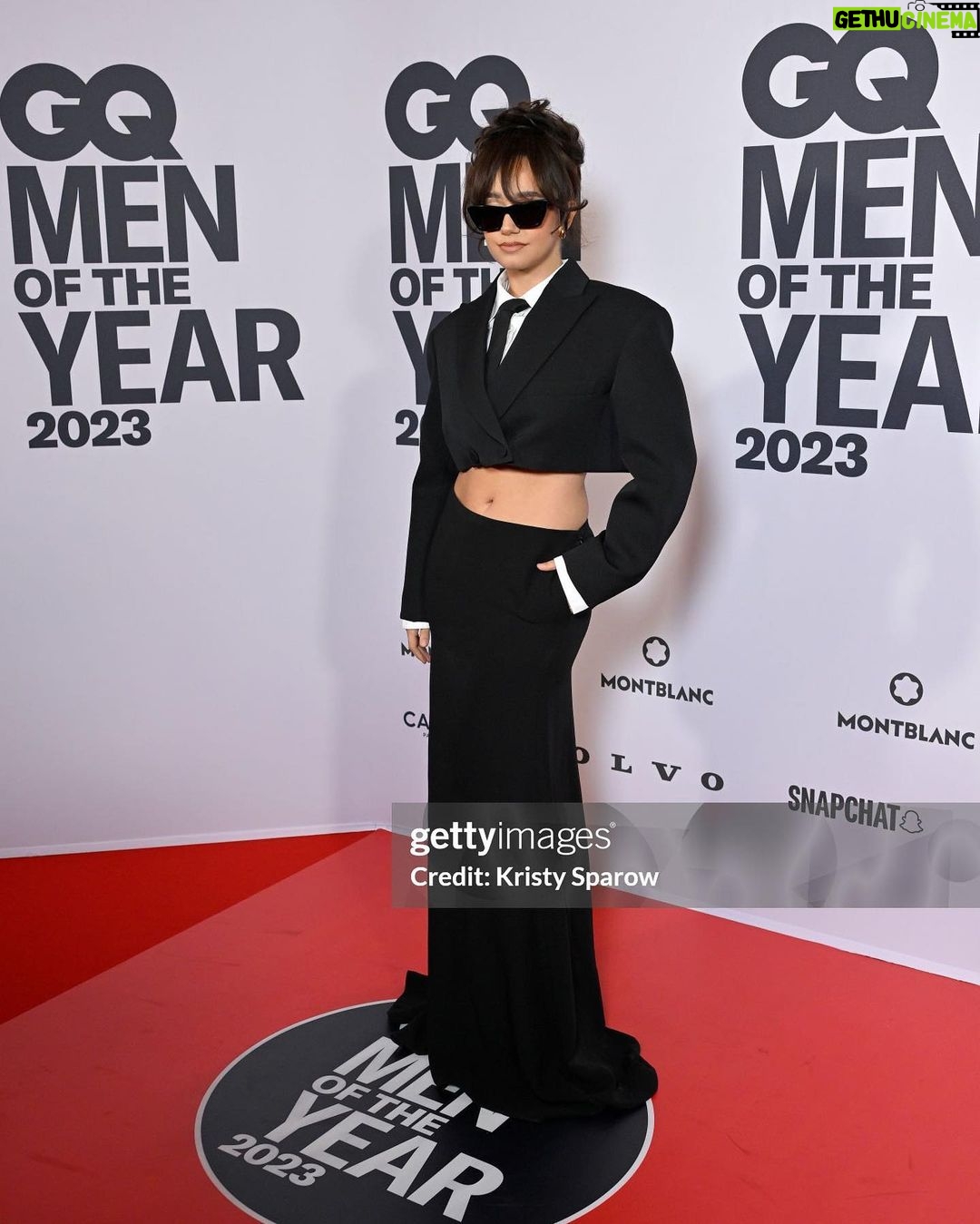 Léna Mahfouf Instagram - look mom I am a rich ( @gqfrance ) man 🏆 merci @pam_boy de célébrer l’internet, merci @giambattistavalli pour tes mots, merci @faridparis7 et @biancabrandolini pour les ragots à table, merci à @seblafrite d’être mon homme de l’année tous les ans depuis 4 ans. ✨ Paris, France