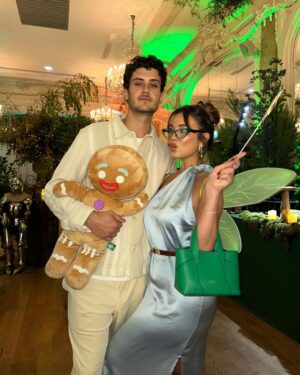 Léna Mahfouf Instagram - bon alors qui gagne pour le meilleur costume de la soirée ??? 💚🫣 photos by @arthurjoncourphotographe