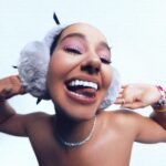 Léna Mahfouf Instagram – SHE’S HAPPY SHE’S CONFIDENT SHE SMILES AT EVERYONE 😁🌞 a lil shooting I directed for @colgate_france ! 
La marque m’a laissé carte blanche pour répondre à sa phrase culte “Votre sourire, soyez-en fier”. ⭐️⭐️⭐️

shot by @kenzalebas 
creative directed by Lena Mahfouf 
glam is @manelsaoud @fatoudidmyhair 

Collaboration commerciale 
photographie retouchée 
#maxwhite #sourirecolgate
