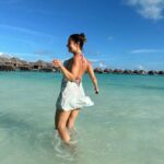 Léna Mahfouf Instagram - un petit bout de Polynésie Française 🇵🇫 ( je vous jure que c’est pas un fond vert ) publicité - invitation @tartecosmetics Bora-Bora, Polynésie Française