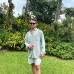 Léo Belmonte Instagram – última do ano 📿🤍 Praia de Pernambuco