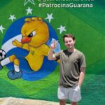 Léo Belmonte Instagram – Existe alguma coisa mais A CARA DO BRASIL do que juntar a família e os amigos pra pintar os muros e torcer junto? Pensando nessa tradição MEGA brasileira, o @guaranaantarctica , como patrocinador OFICIAL da torcida BR, criou a iniciativa dos Muros Patrocinados, onde eles, literalmente, patrocinam essas artes lindonas nos muros do Brasil. E vc, já viu uma arte patrocinada pelo guaraná por aí? Se sim, posta uma foto com a #PATROCINAGUARANA e o @guaranaantarctica pra toda a torcida poder ver! 💚🤩

#PatrocinadorDaTorcidaBR #publi