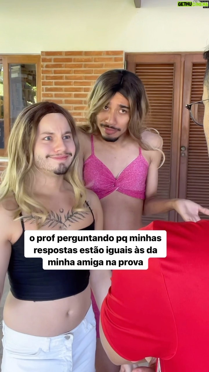 Léo Belmonte Instagram - achei meio suspeito KKKKKKK #casafarol