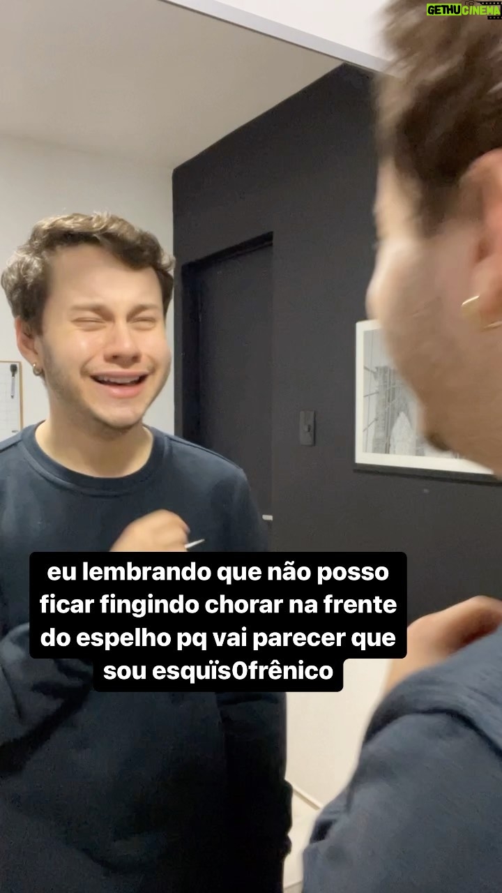 Léo Belmonte Instagram - eu fico treinando as emoções pra saber como as pessoas me veem KKKKKKKK vc já fez isso?