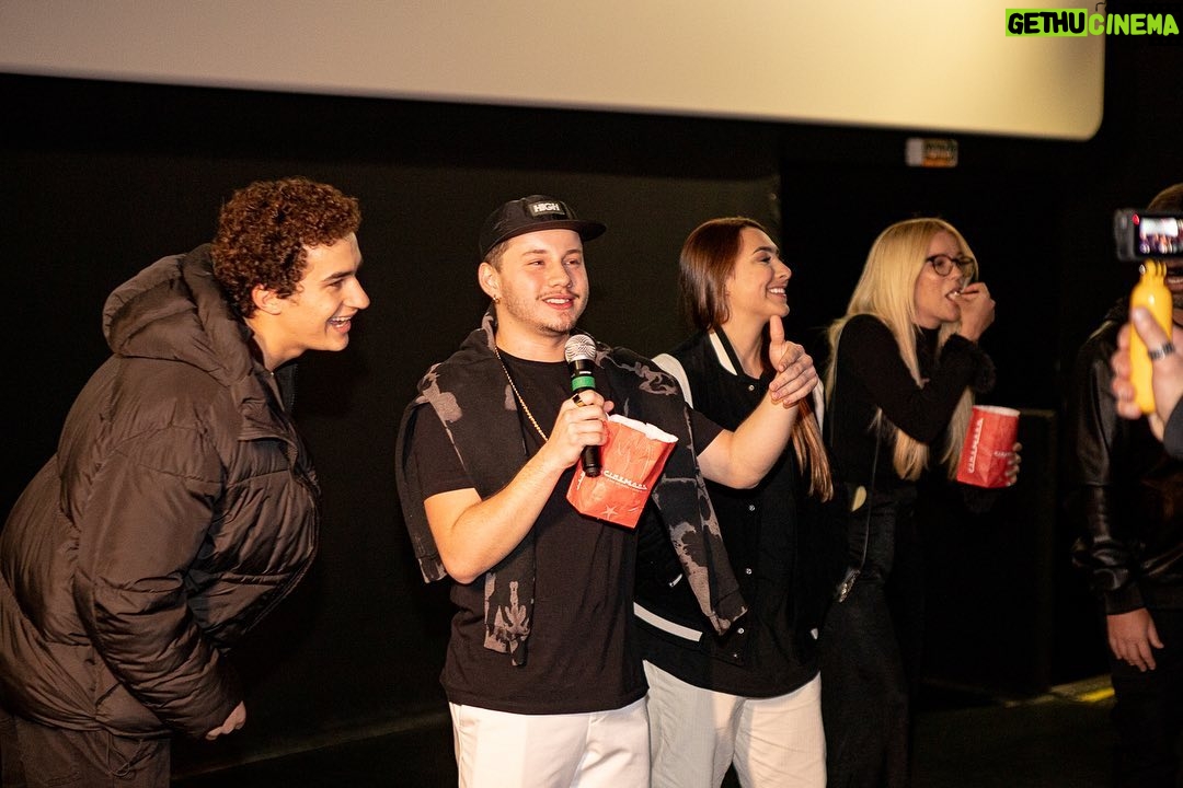 Léo Belmonte Instagram - #partiufama - cancelado no amor está leve, gostoso de assistir e disponível na @hbomaxbr Agradecimentos especiais a essa equipe linda que fez tudo acontecer, e a você, que assistiu ou vai assistir nosso filme que foi feito com tanto amor. Armação Dos Búzios, Rio De Janeiro, Brazil