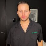 Léo Belmonte Instagram - vintei! 2.0, duas décadas, como vc quiser chamar. 20 anos nas costas e 20 metros de testa kkkkk obg pelas mensagens, quem mandou, quem não mandou, informo que será bloqueado do meu insta, bjs 😘