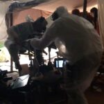 Léo Belmonte Instagram - Estar no set é sempre mágico. Quando estamos acompanhados de pessoas incríveis e contando belas histórias, fica ainda melhor. Hoje a @seriereis vai ao ar ás 21h na @recordtvoficial e vocês, em breve, conhecerão o Zife, um menino alegre, responsável e inteligente, que vive, junto com seu irmão Zanata, uma grande aventura ao se tornar soldado do exército de Israel. ⚔️🔥 Rio de Janeiro, Rio de Janeiro