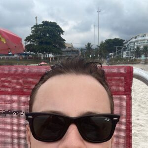 Léo Belmonte Instagram - dia gostoso, com meu amô, na praia 🌤🤍 Rio de Janeiro, Rio de Janeiro