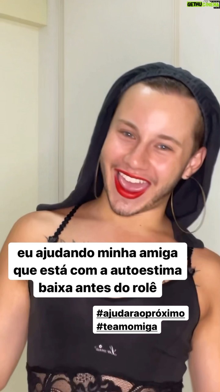 Léo Belmonte Instagram - afinal, todo mundo tem ouvido pra falar o que quer 🥰👂