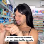 Léo Belmonte Instagram - MARCA SEU AMIGO QUE NÃO LARGA O NEOSORO DE JEITO NENHUM KKKKKK