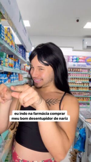 Léo Belmonte Instagram - MARCA SEU AMIGO QUE NÃO LARGA O NEOSORO DE JEITO NENHUM KKKKKK