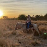 Léo Belmonte Instagram - é os menino da pecuária hehe 🤠 @enrico.oficial me levando pro mundo do agro kkkkkk Goiás