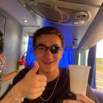 Léo Belmonte Instagram – feriado e tomorrowland foram doideraaa 🤪 sempre bom estar com meus colegas de escola davizin e cilindro, vulgos @guisetaoficial e @jeanpaulo_campos kkkkk special thanks @infinitastravel e @lucaslanes 🫶🏻