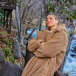 Lívia Andrade Instagram - Mamãe Ursa 🐻🤎❄️ #oakcreek #sedona Sedona, Arizona