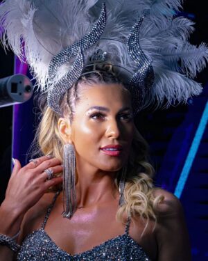 Lívia Andrade Instagram - Eu sou Shi-Ra... 
📷 @domingao @cjtoskano 
@arnojr @israelvalentimoficial @duopressassessoria @claudiotorelli @ramoncabecas @bijullix @cayquecalado  @crisafrobraids