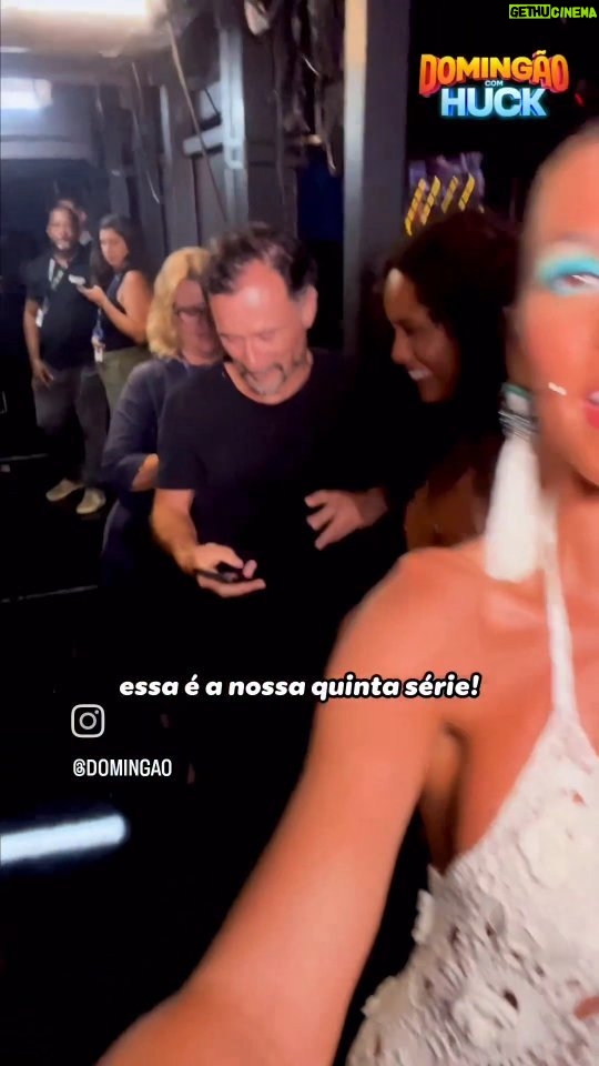 Lívia Andrade Instagram - Nossa tchurmaaaaa... 📺💙😅