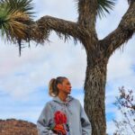 Lívia Andrade Instagram - Perdida no deserto , quem sabe me acho 🏜 #jeshuatree Joshua Tree/Mojave Desert