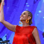 Lívia Andrade Instagram - Registros de felicidade no Domingão ❤️🧡💛 📷 @cjtoskano @xande.levy Stylist @arnojr Acessórios @loolstore Make @cayquecalado Hair @crisafrobraids Look @ammibrazil 👡 @renecaovilla Projac - Central Globo de Producao - Rio de Janeiro