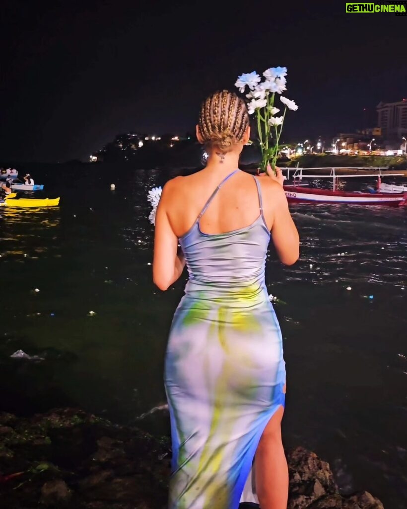 Lívia Andrade Instagram - O Mar está em festa!!! 🧜🏼‍♀️💙🤍 Dia 02 de fevereiro Casa De Iemanjá Rio Vermelho Salvadorba
