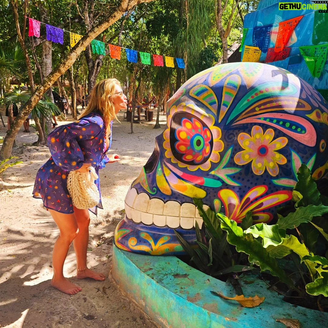Lívia Andrade Instagram - Caveira quem foi que te matou??? Essa é só pra quem sabe dos paranauê kkkkkk Tulum, México