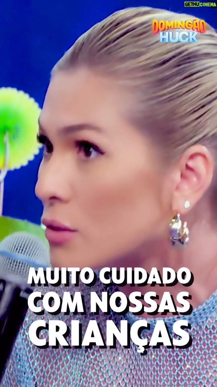 Lívia Andrade Instagram - “Muito cuidado com as nossas crianças.” @liviaandradereal mandou um papo importante no #Domingão sobre o combate ao abuso sexual de crianças e adolescentes. Denuncie! Estúdios Globo