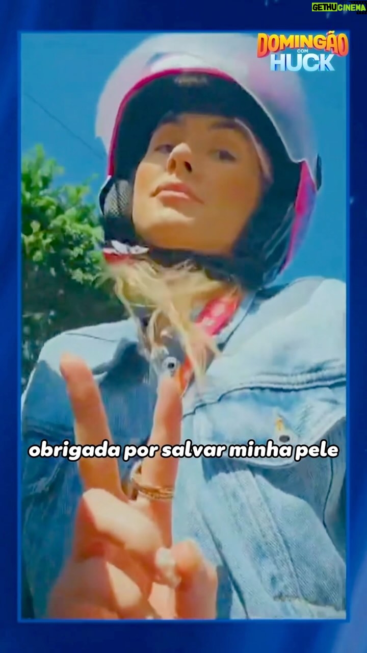Lívia Andrade Instagram - Profissionalismo em primeiro lugar! 🤣 A @liviaandradereal pegou um mototáxi para chegar no #Domingão! Ai, ai, esse trânsito… 🏍️🚕 Estúdios Globo