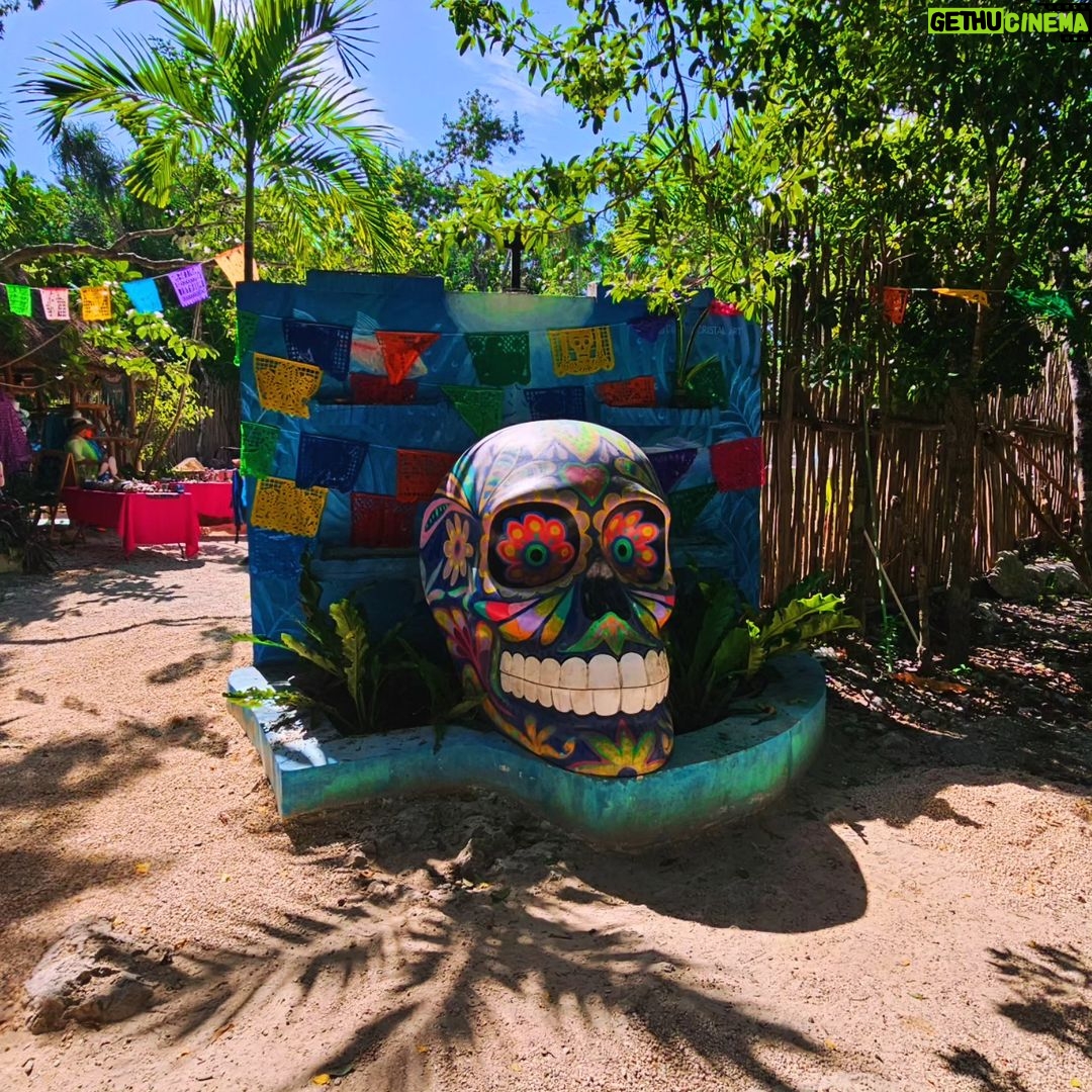 Lívia Andrade Instagram - Caveira quem foi que te matou??? Essa é só pra quem sabe dos paranauê kkkkkk Tulum, México