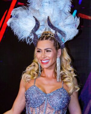Lívia Andrade Instagram - Eu sou Shi-Ra... 
📷 @domingao @cjtoskano 
@arnojr @israelvalentimoficial @duopressassessoria @claudiotorelli @ramoncabecas @bijullix @cayquecalado  @crisafrobraids